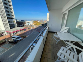 Appartement mit Badewanne am Strand und Balkon